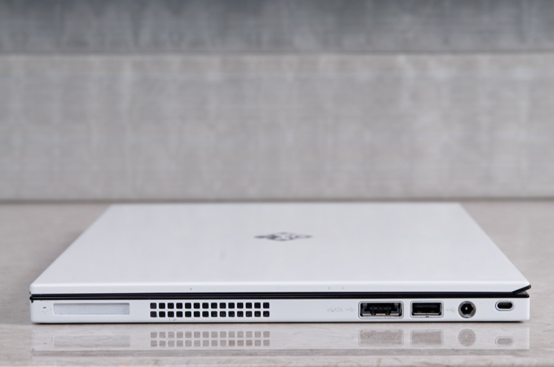 Illustration for article titled Voodoo's Envy 133 Is Thinnest Notebook Alive; Based On Intel Metro Concept Laptop